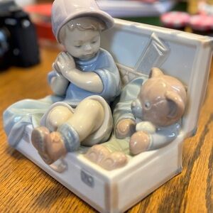 Lladro #6795 “My Favorite Place” 1990 Porcelain figurine - NO BOX
